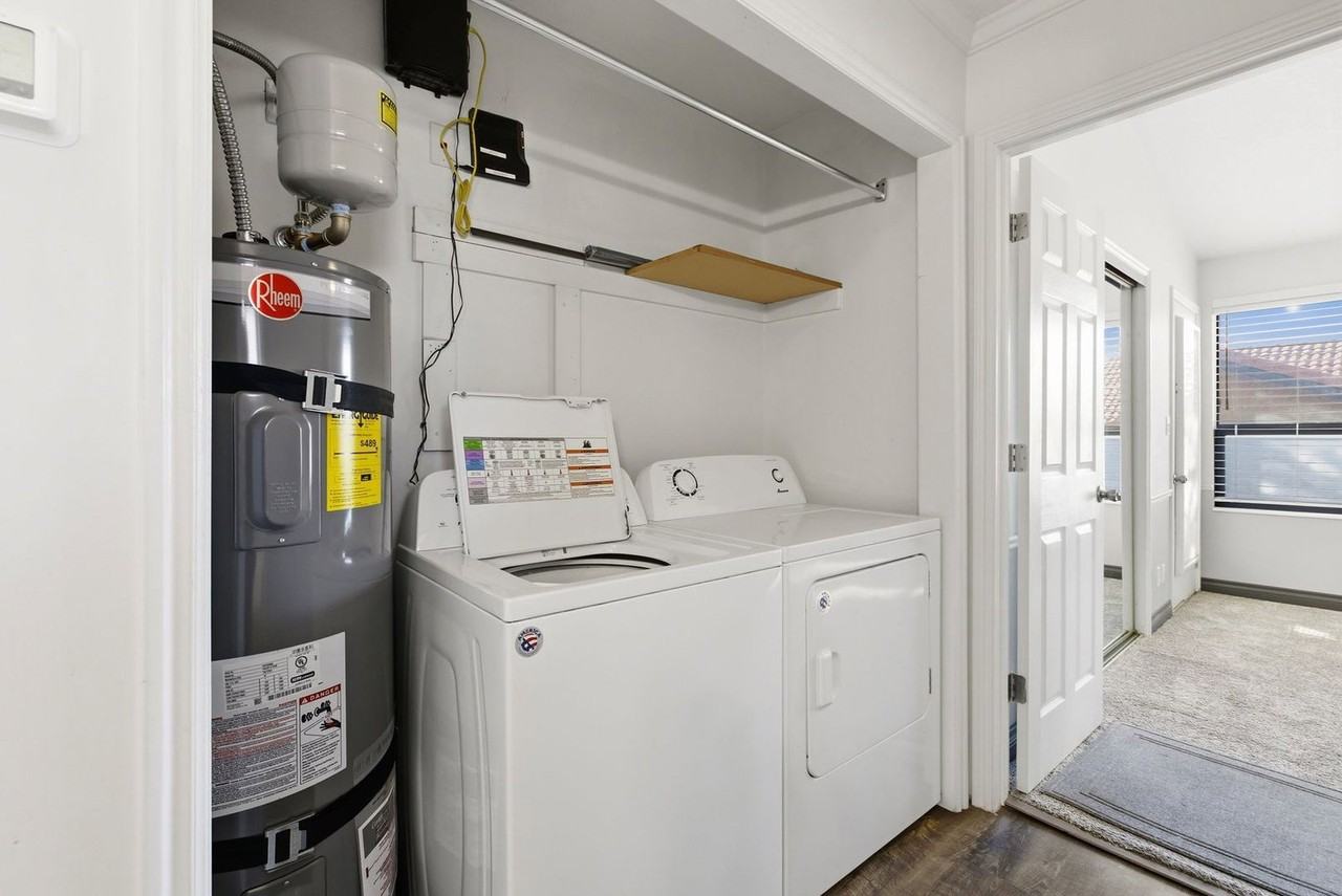 161 W 950 S #E12 - Photo 7 of 27