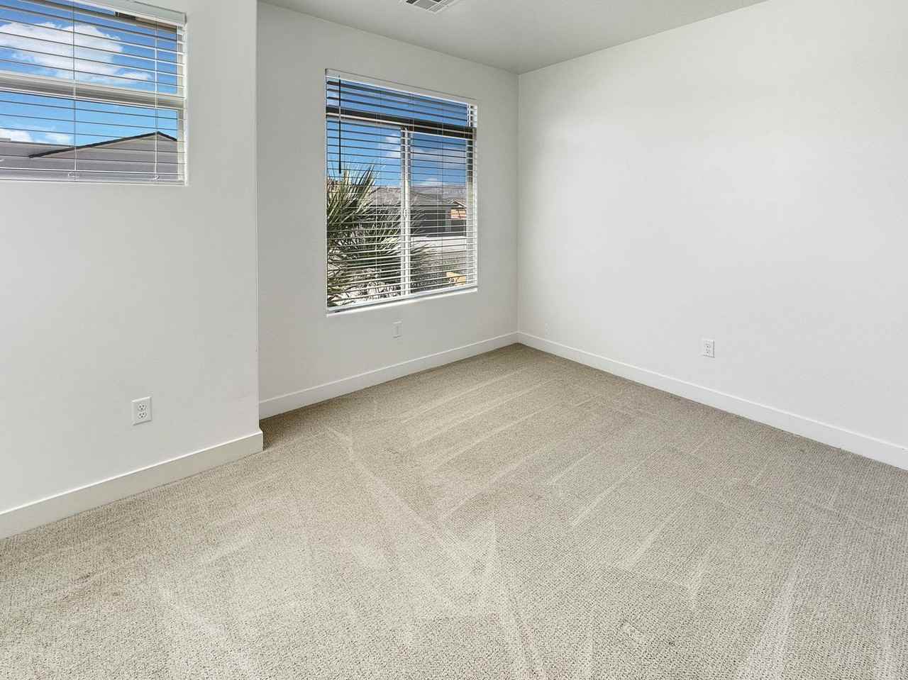 3011 E Lavatera Dr - Photo 5 of 31