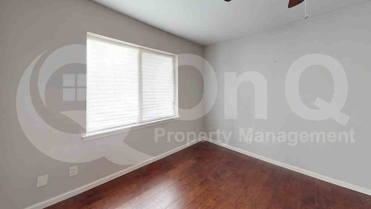 914 Hillsdale Dr - Photo 6 of 23