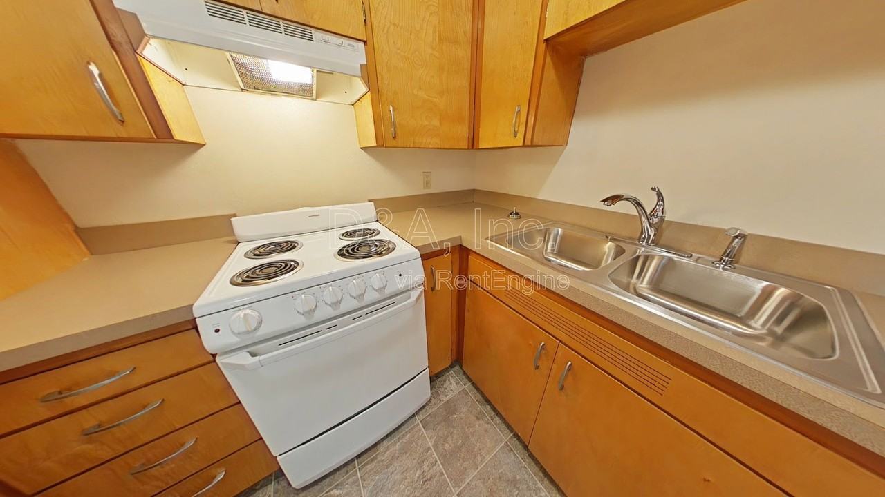 111 Nw 11th St #2 - Photo 4 of 11