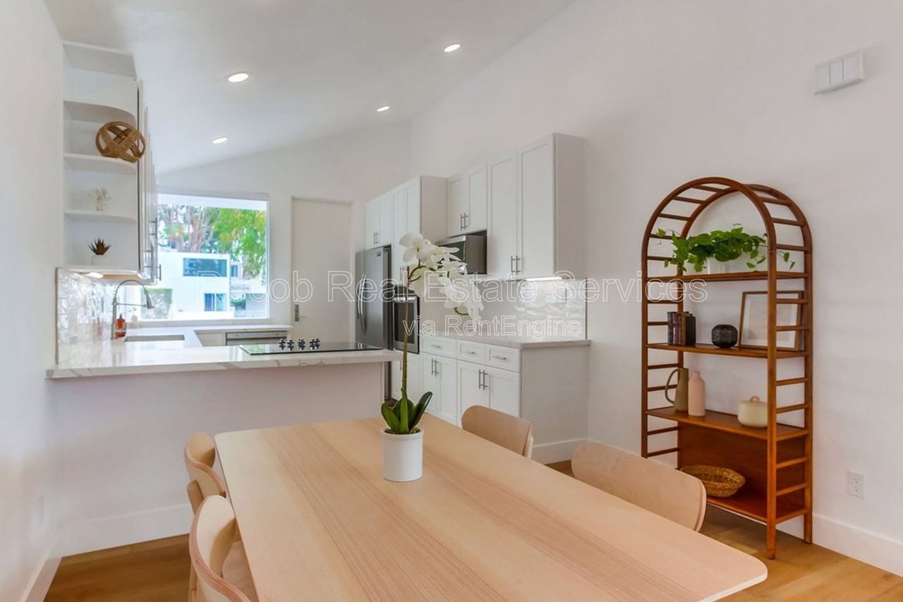 222 4th St - Photo 3 of 18