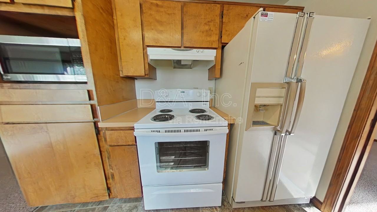 1393 Nw Souza Pl - Photo 4 of 13