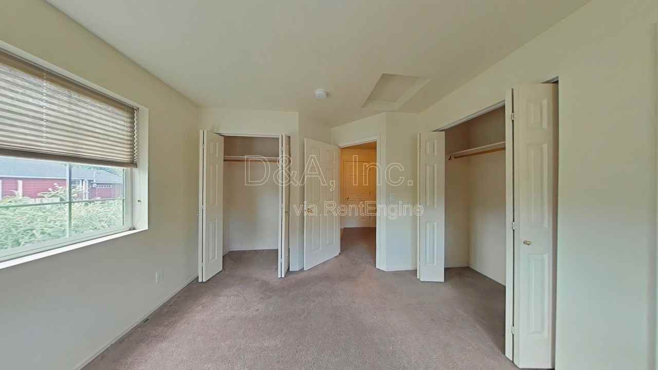 1203 Nw 26th St - Photo 5 of 14