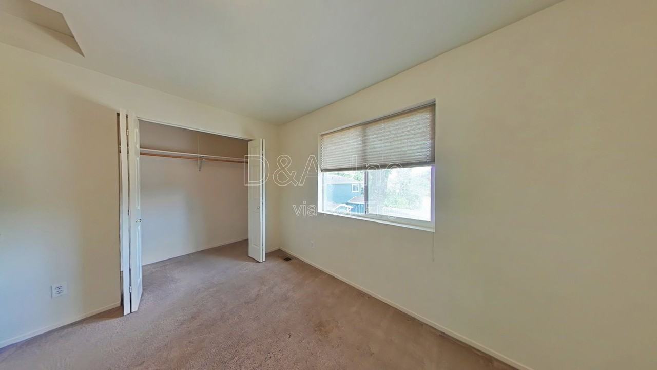 1203 Nw 26th St - Photo 7 of 14