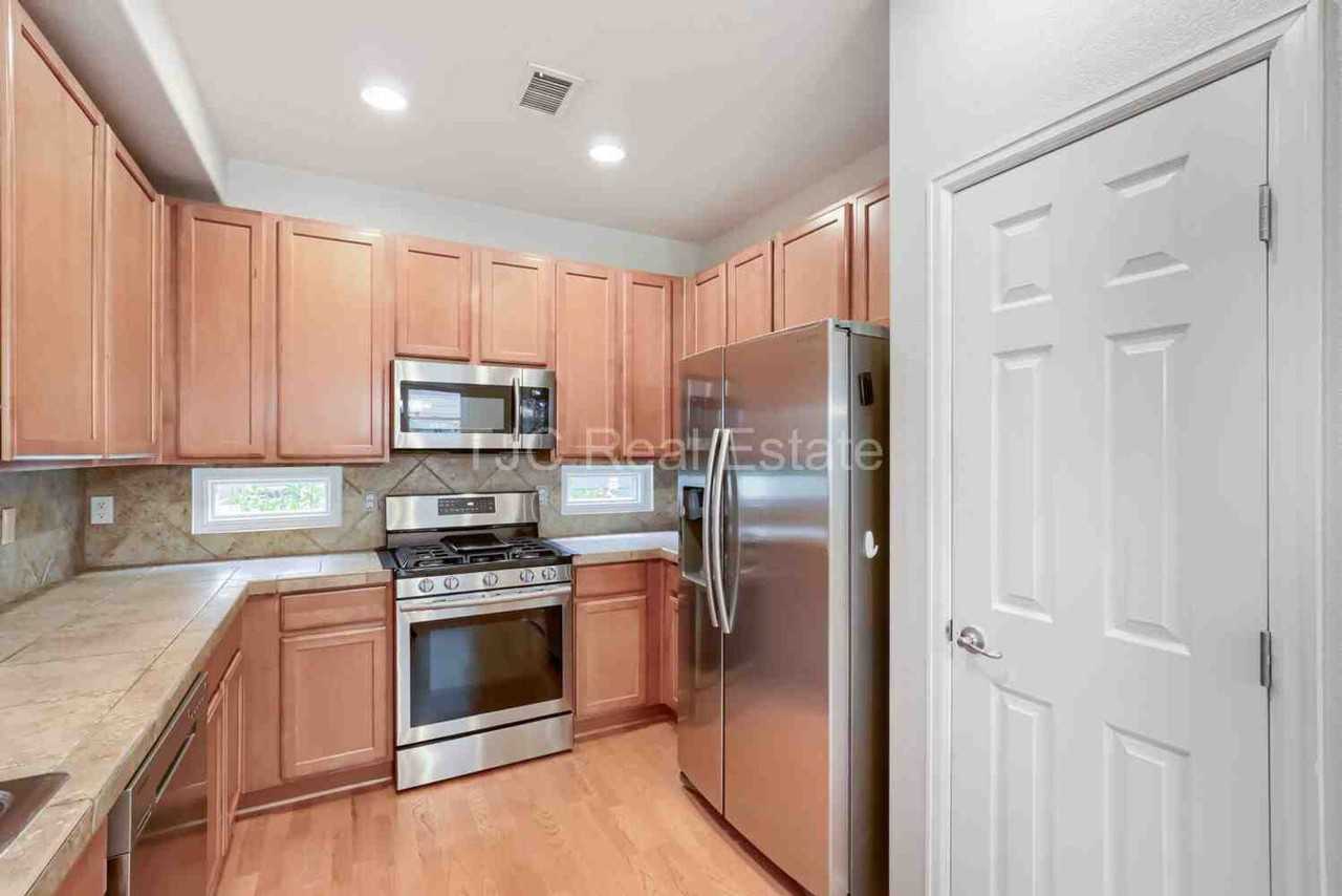 3427 Florence Way - Photo 5 of 12