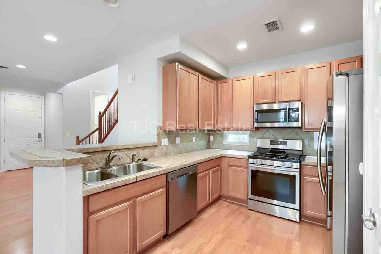 3427 Florence Way - Photo 6 of 12