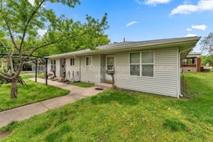 featured image of 716 E Locust St #A