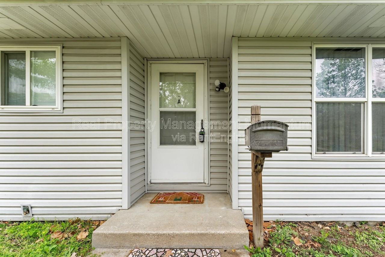 716 E Locust St #A - Photo 2 of 25