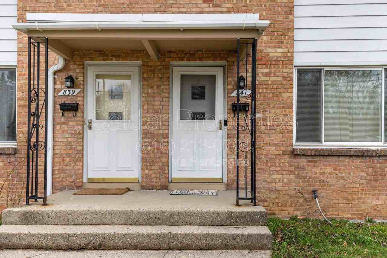 841 Houseman Ave Ne - Photo 2 of 30