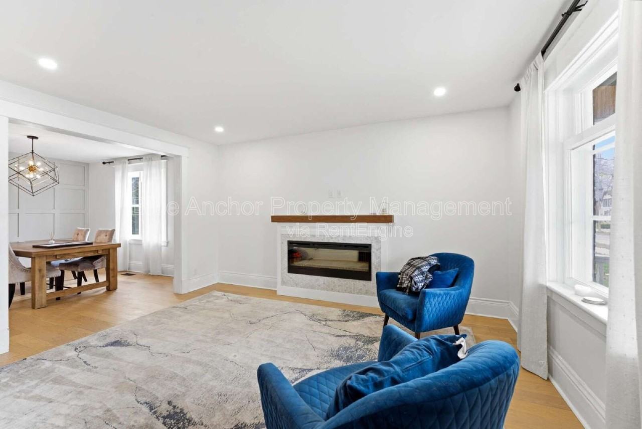 294 Foster Ave - Photo 2 of 41