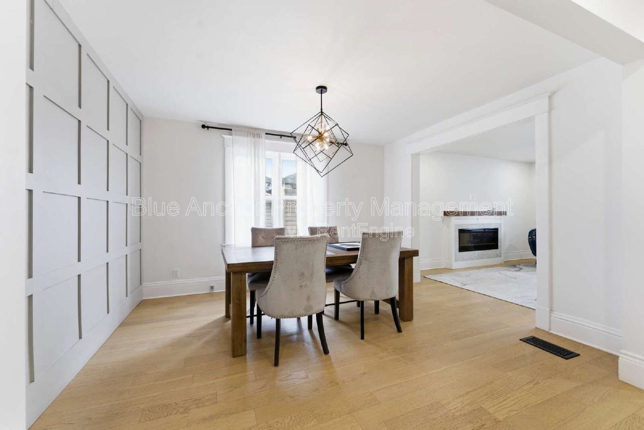 294 Foster Ave - Photo 5 of 41