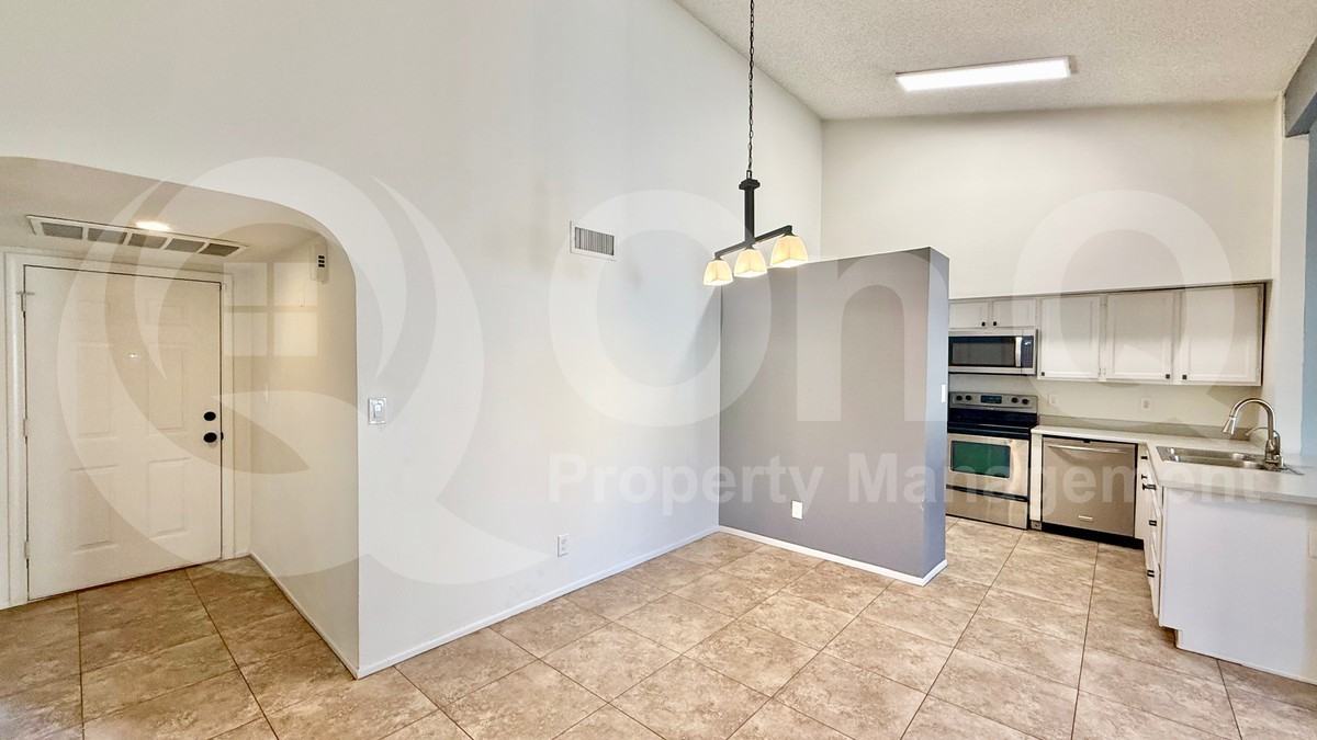 9121 N 68th Ave - Photo 4 of 17