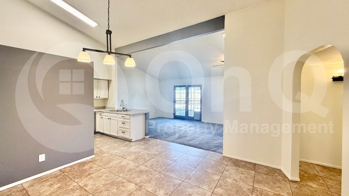 9121 N 68th Ave - Photo 7 of 17