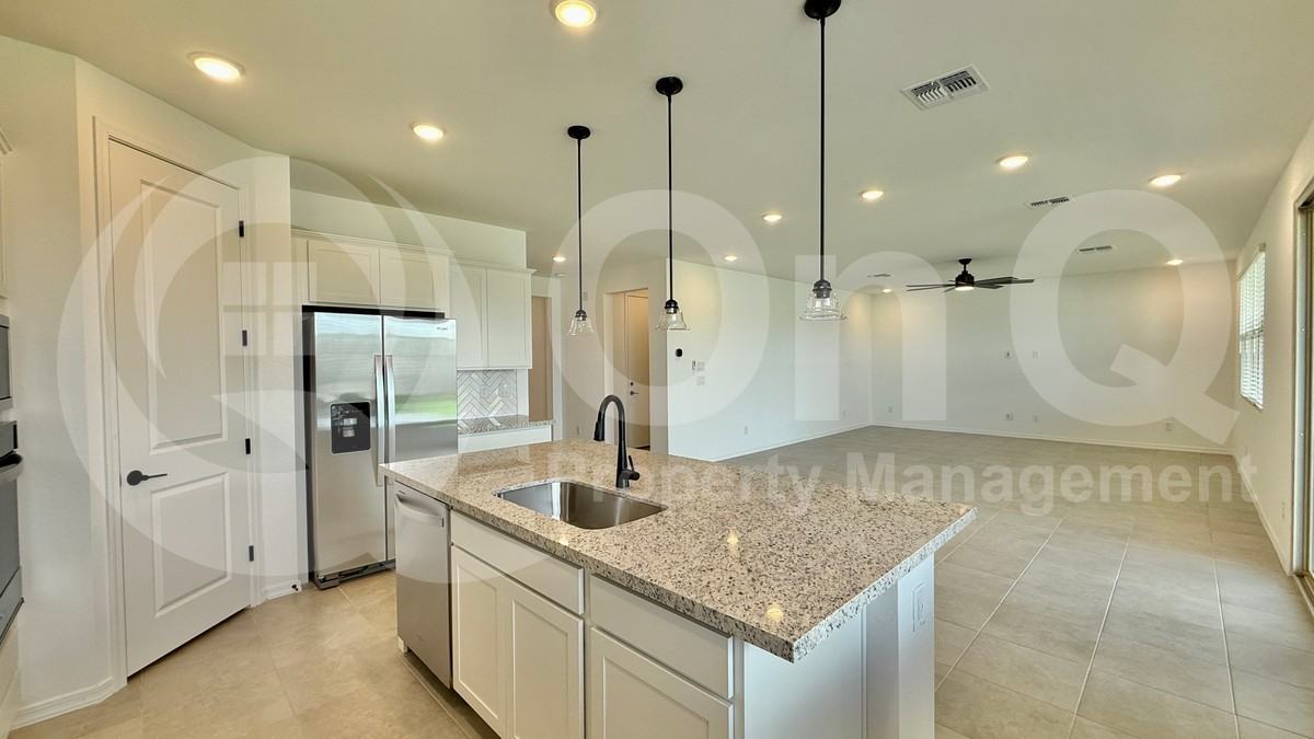 24172 W Raymond St - Photo 5 of 26