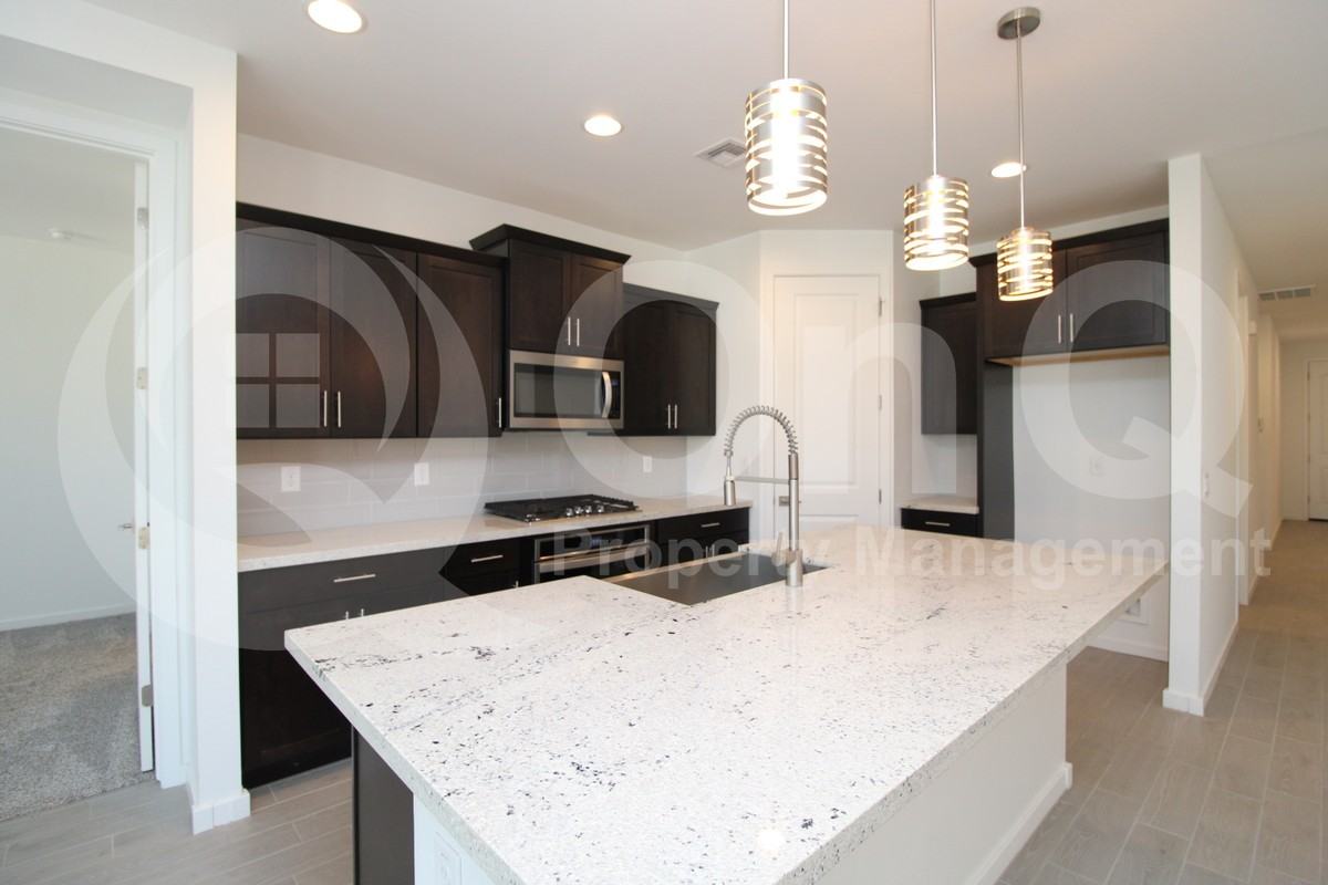 17694 W Pinnacle Vista Dr - Photo 3 of 28