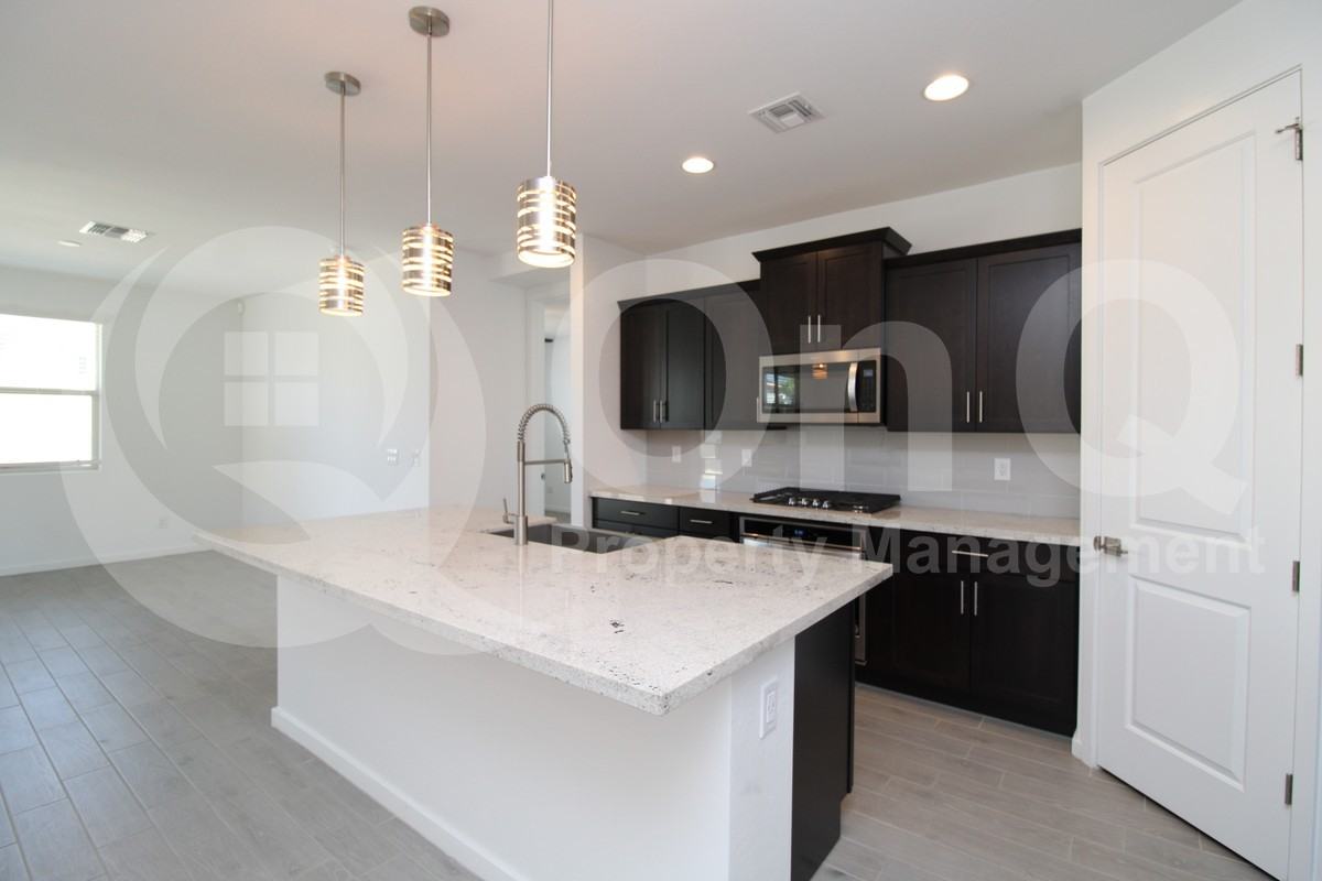 17694 W Pinnacle Vista Dr - Photo 4 of 28