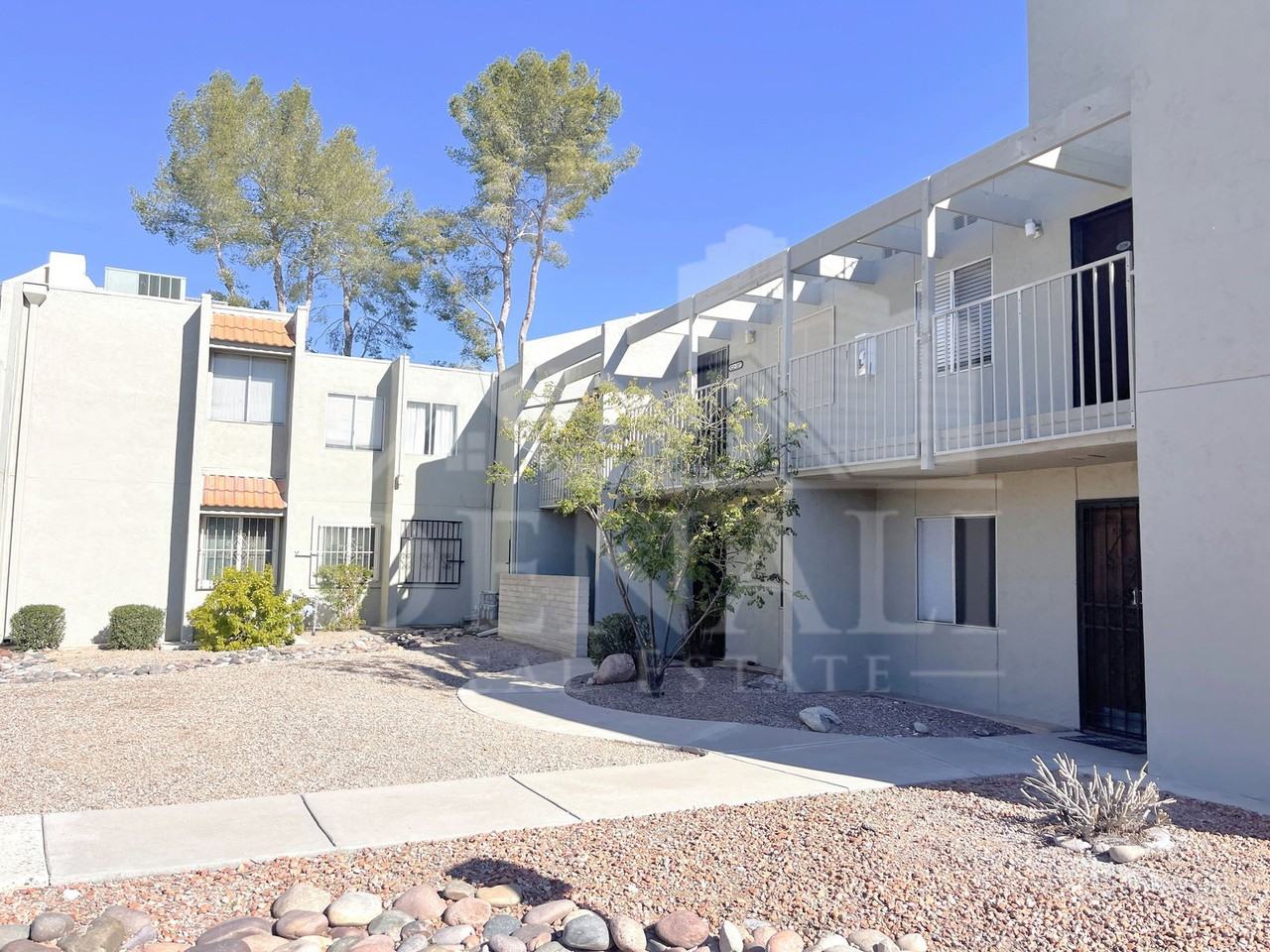 822 S Langley Ave #207 - Photo 2 of 21