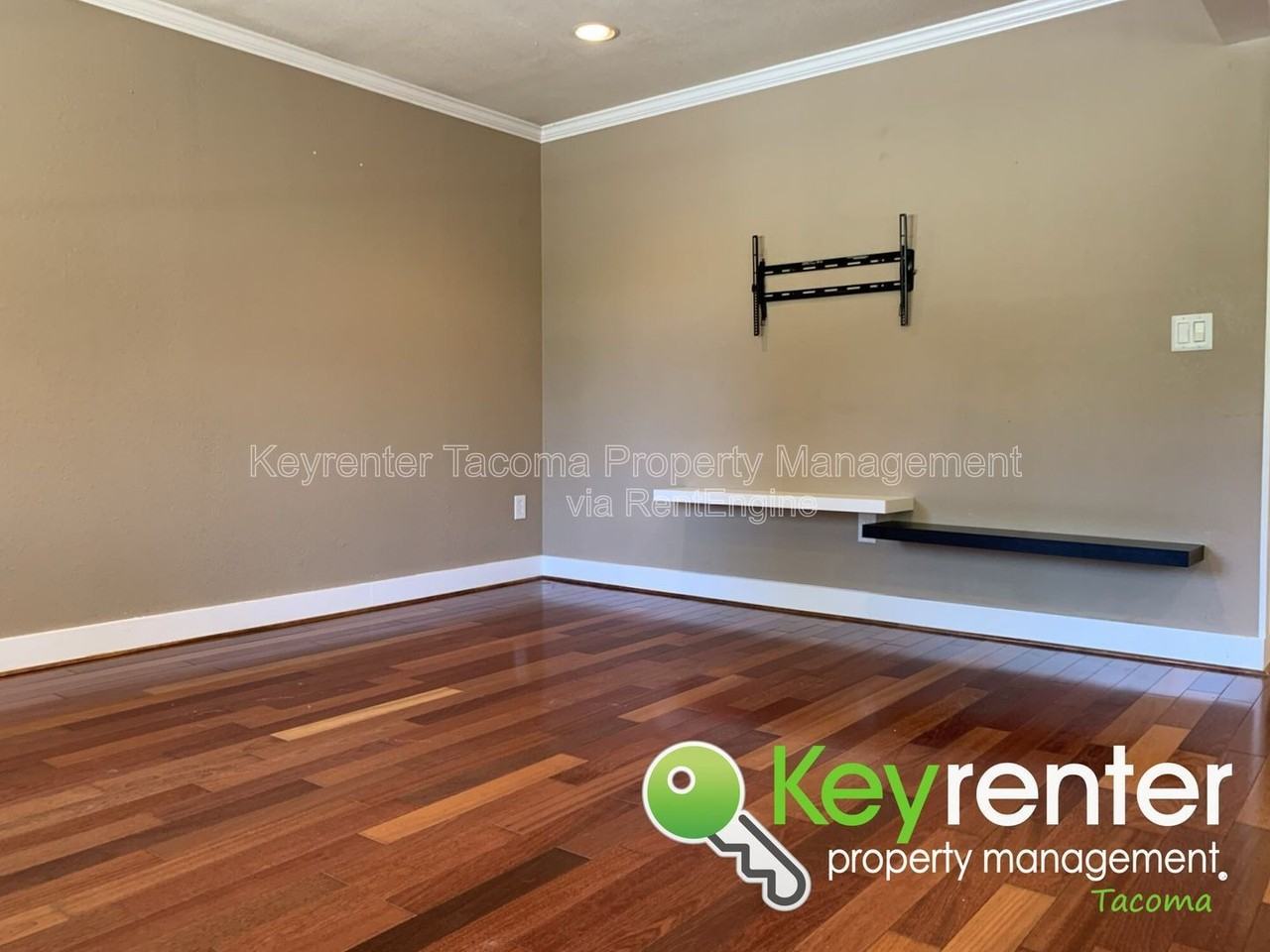 1355 E 44th St - Photo 4 of 42