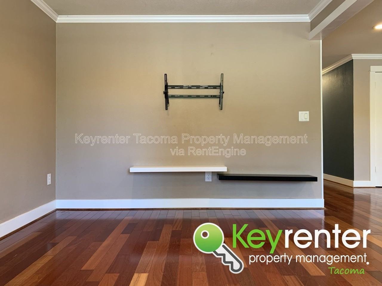 1355 E 44th St - Photo 5 of 42