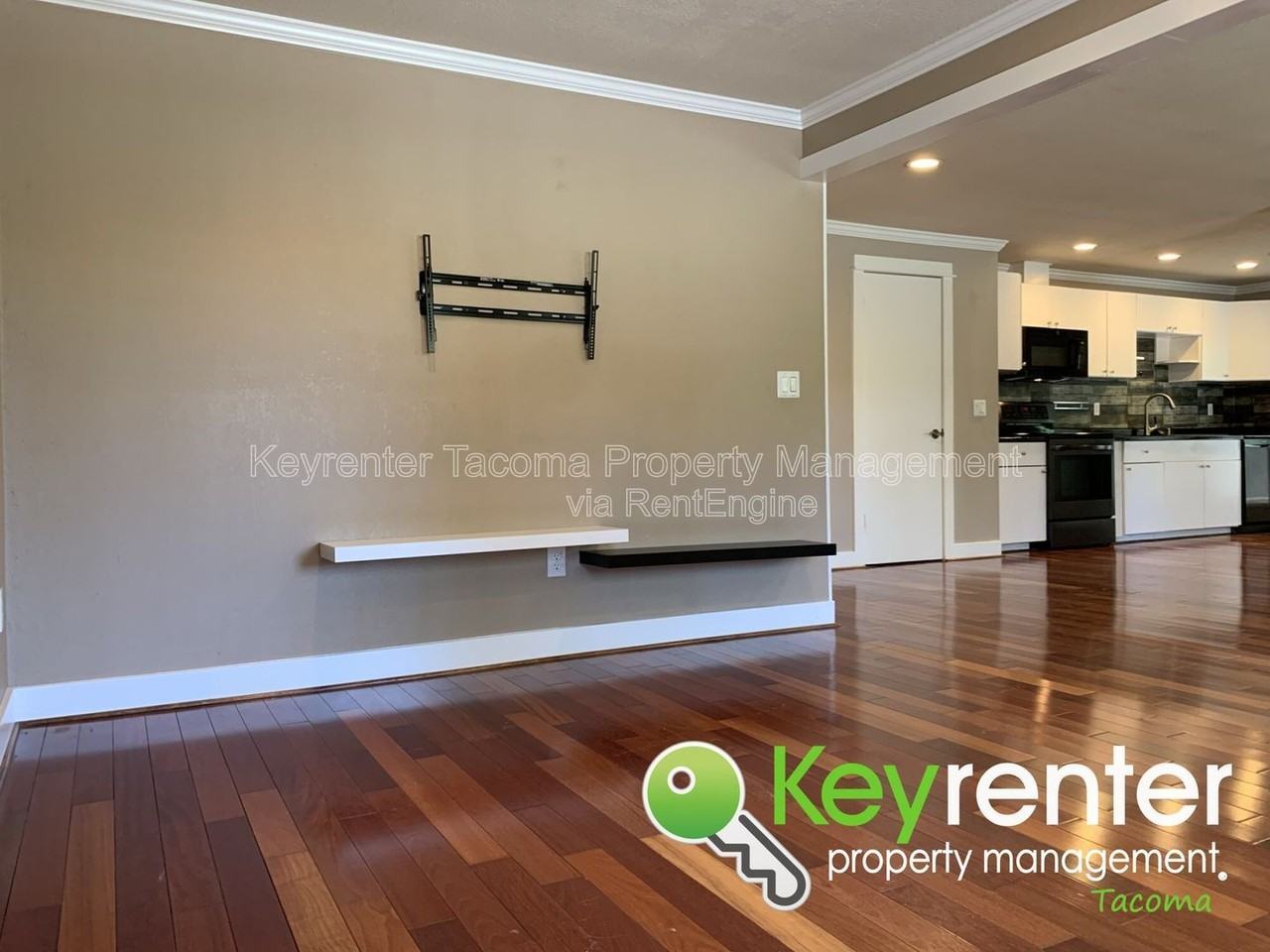 1355 E 44th St - Photo 6 of 42