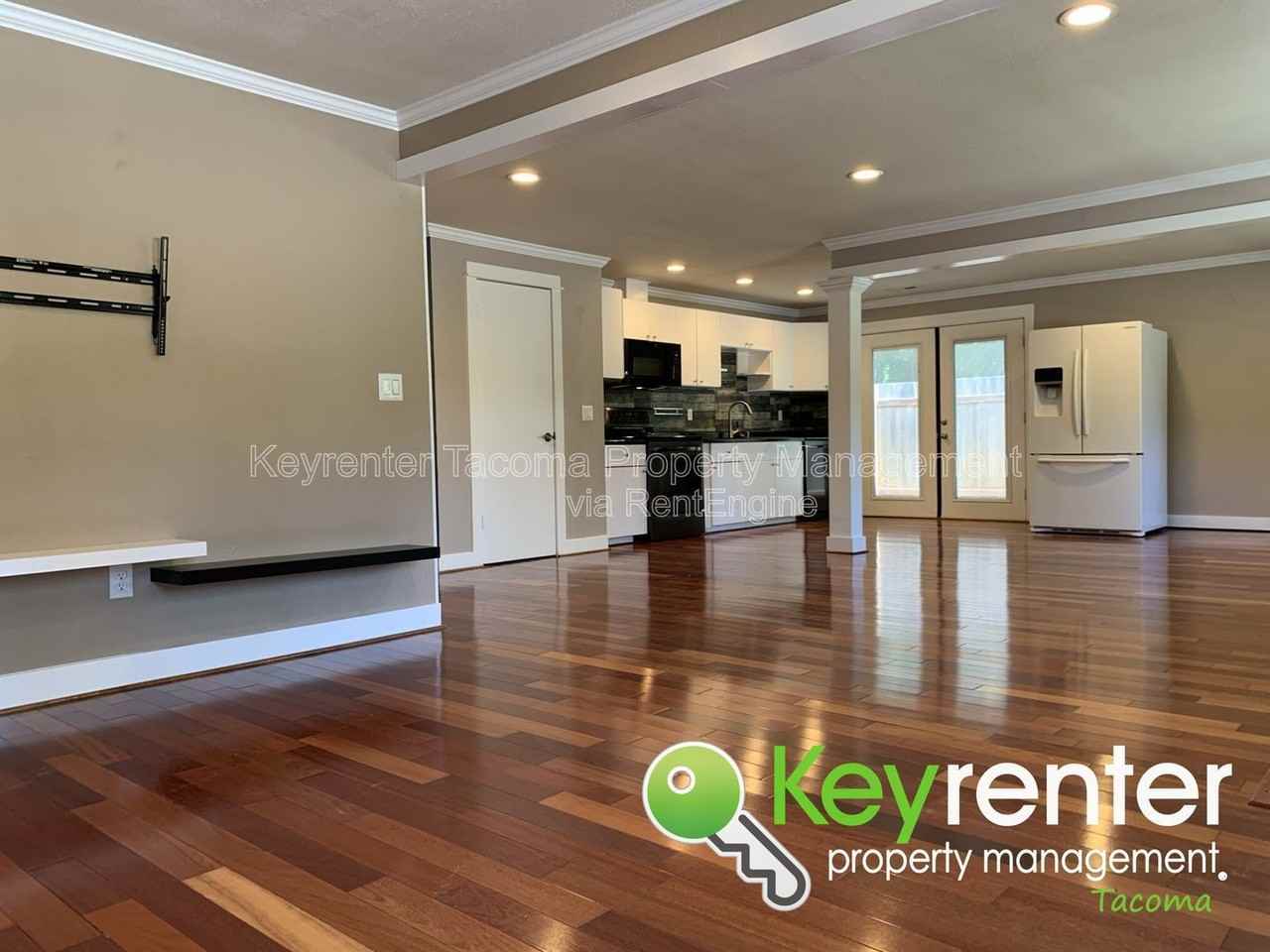 1355 E 44th St - Photo 7 of 42