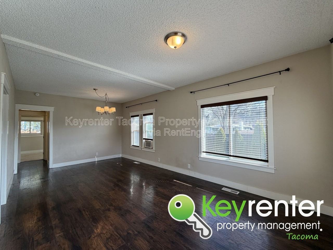 2601 S 53rd St - Photo 3 of 14