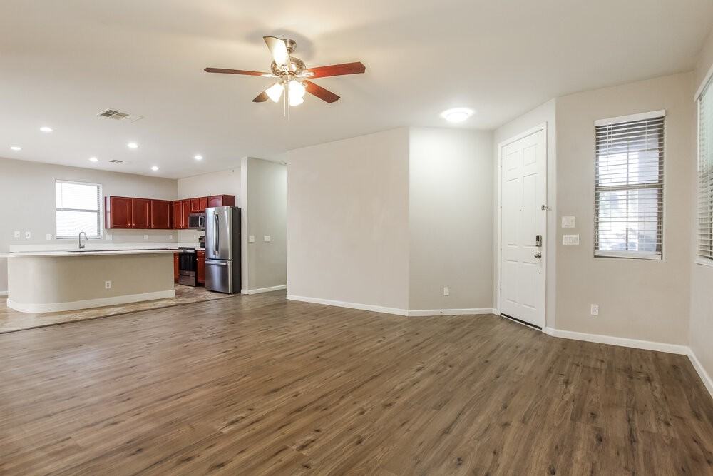 11838 W Foothill Dr - Photo 3 of 16