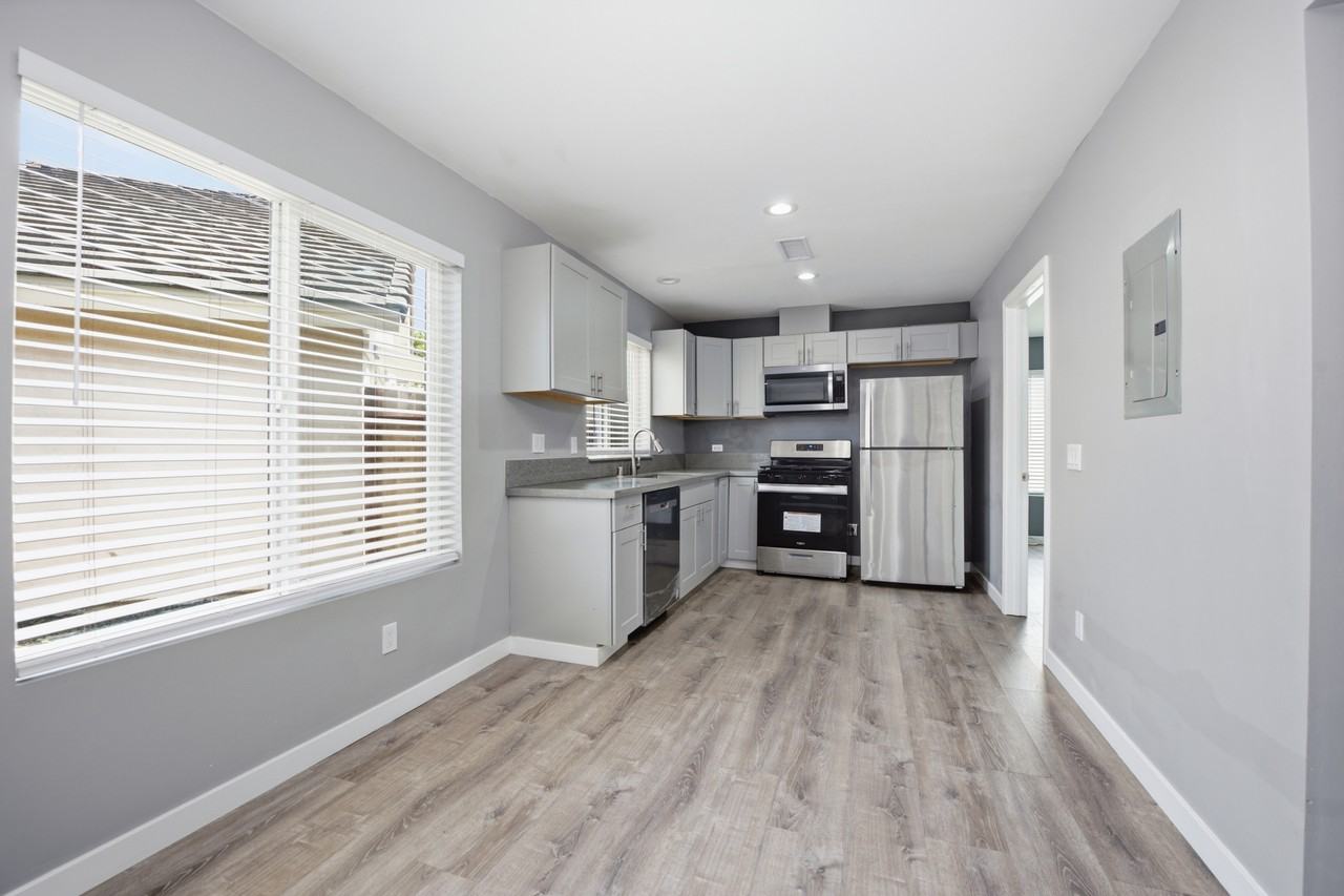 2423 Smokewood Pl - Photo 3 of 16