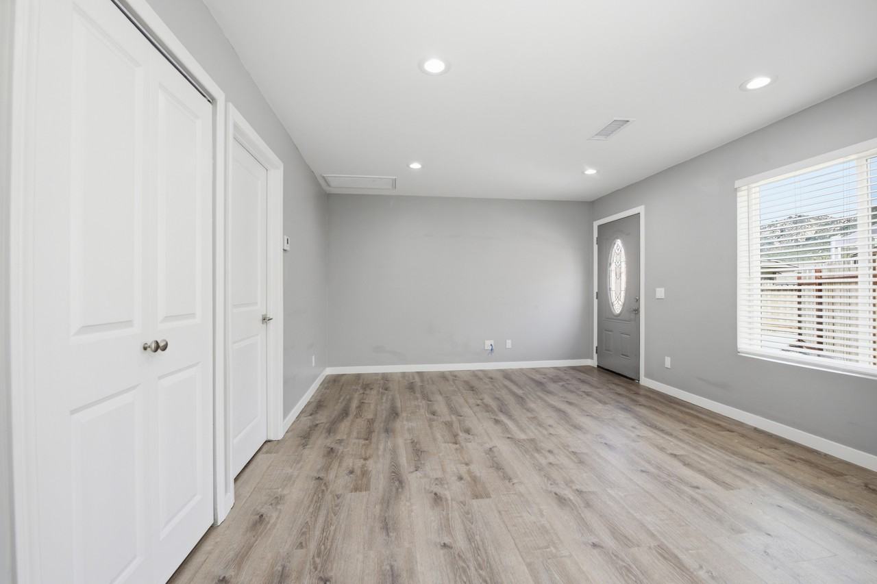 2423 Smokewood Pl - Photo 7 of 16