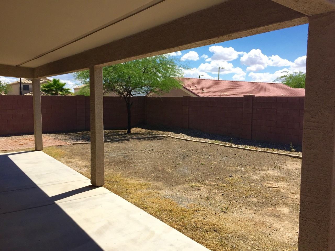 21827 W Cocopah St - Photo 2 of 10