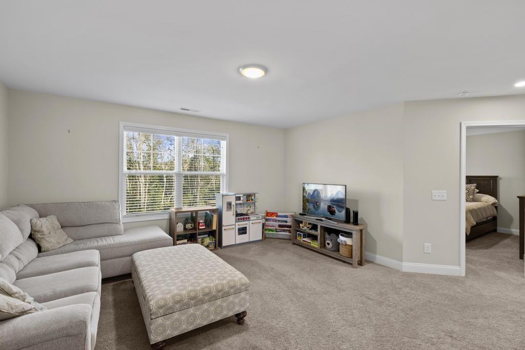 906 Needlerush Rd - Photo 2 of 10