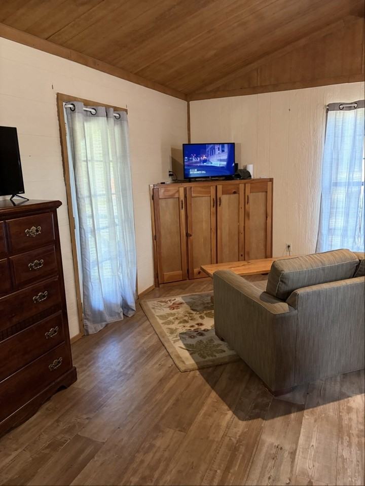 487 Estes Rd - Photo 5 of 10