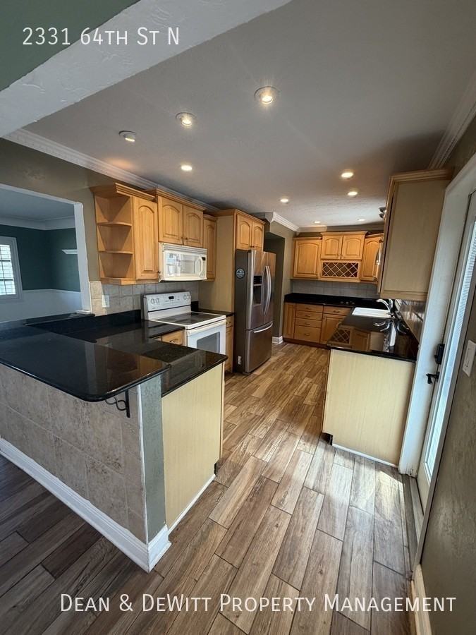 2331 64th St N - Photo 6 of 18