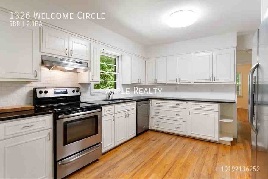 1326 Welcome Cir - Photo 5 of 20