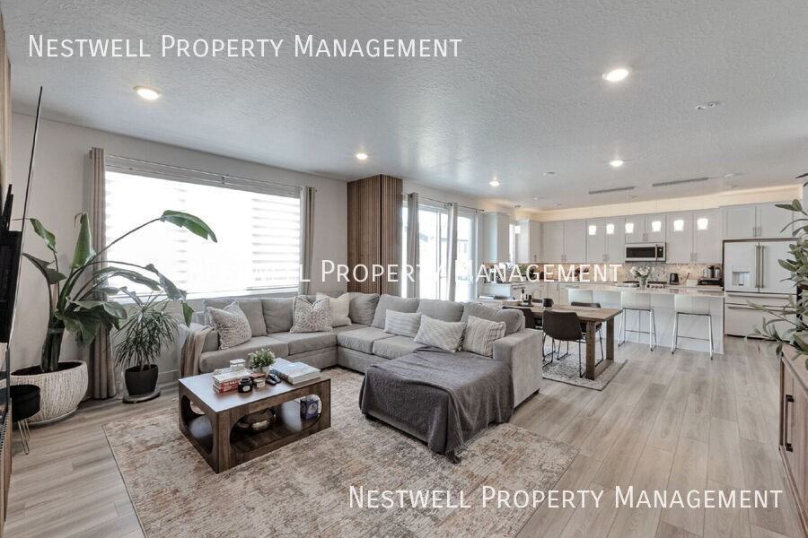 2561 N Geranium Dr - Photo 7 of 30