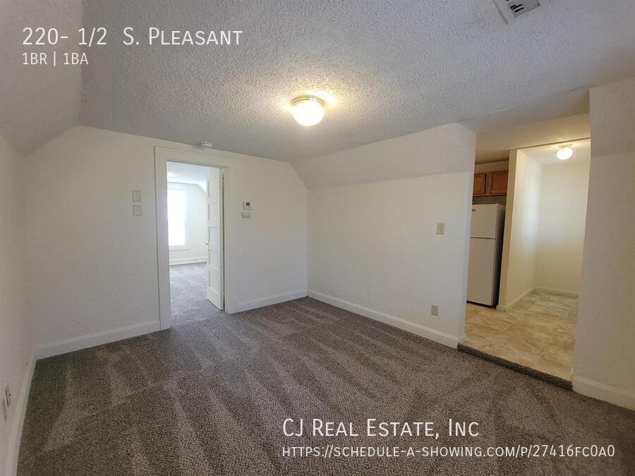 220 1/2 S Pleasant St - Photo 6 of 9