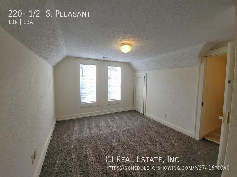 220 1/2 S Pleasant St - Photo 7 of 9