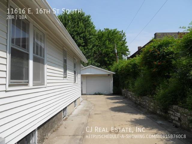 11616 E 16th St S - Photo 2 of 8
