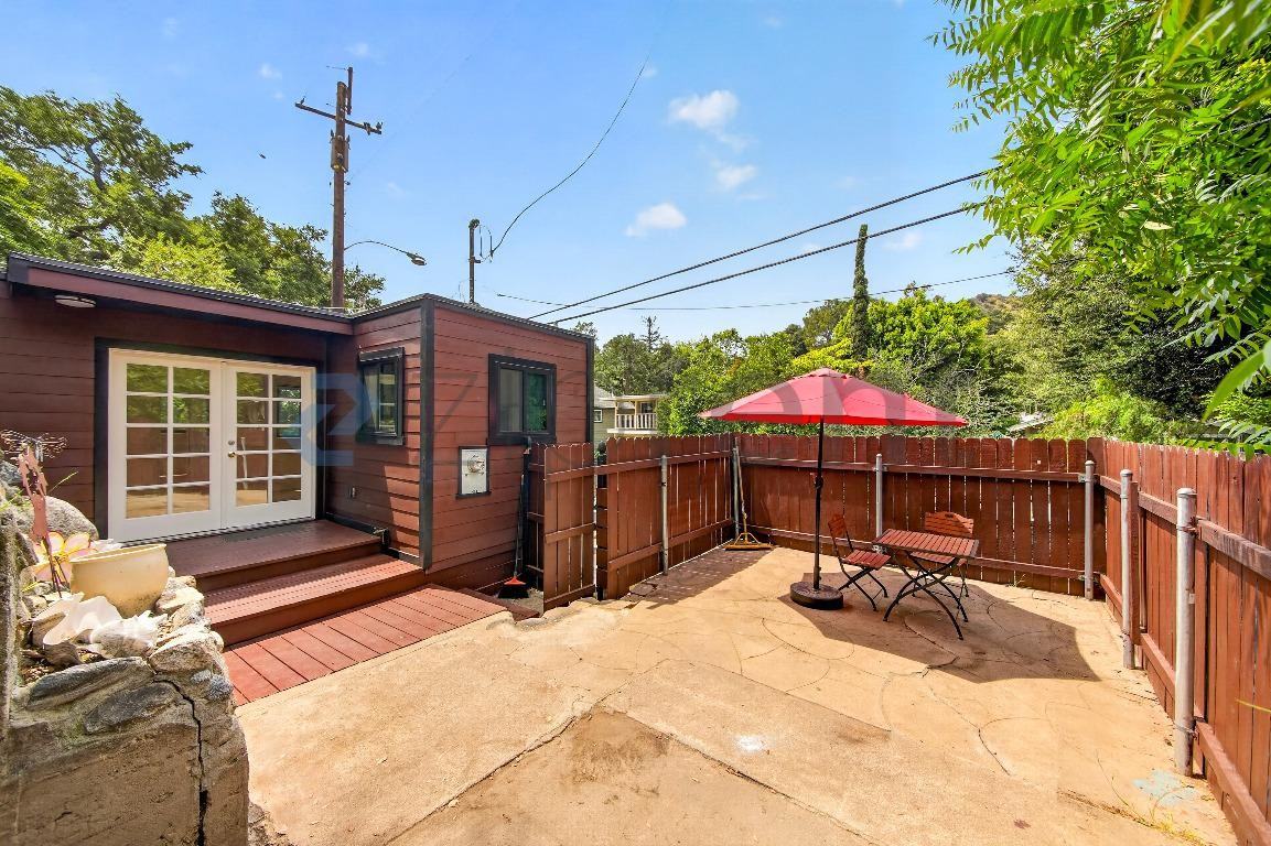 670 Woodland Dr - Photo 2 of 15