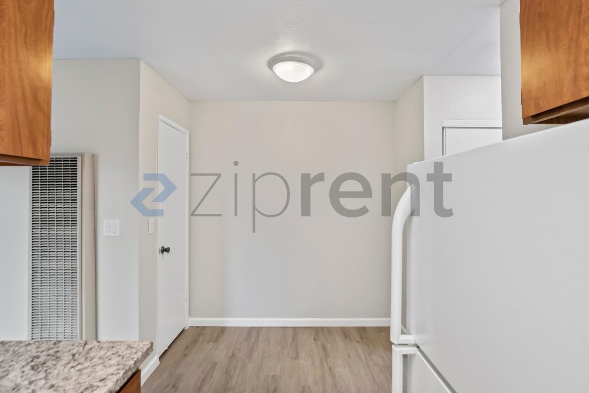 1185 Meadow Ln #109 - Photo 6 of 13