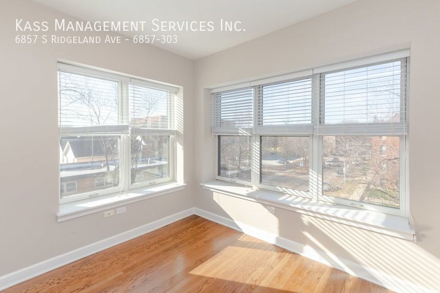 6857 S Ridgeland Ave #6857-303 - Photo 5 of 17