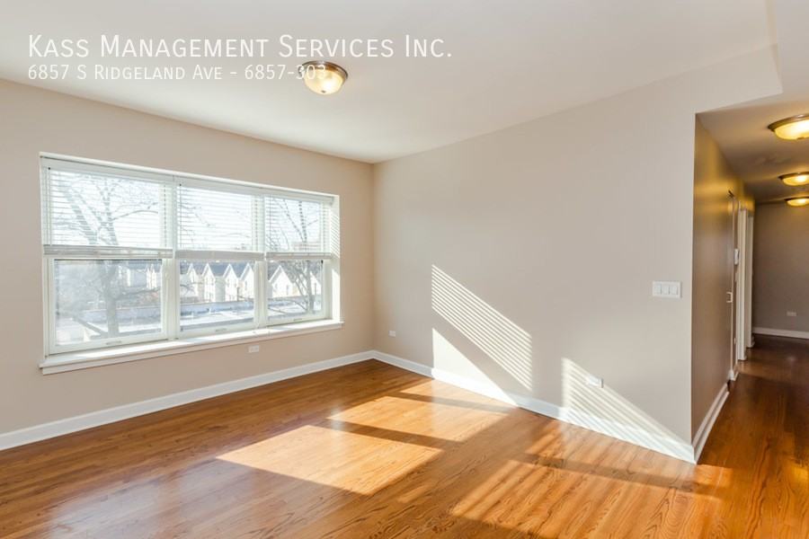 6857 S Ridgeland Ave #6857-303 - Photo 7 of 17