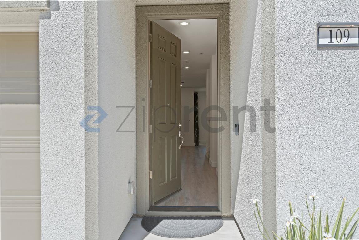 109 Tranquil Ln - Photo 4 of 32