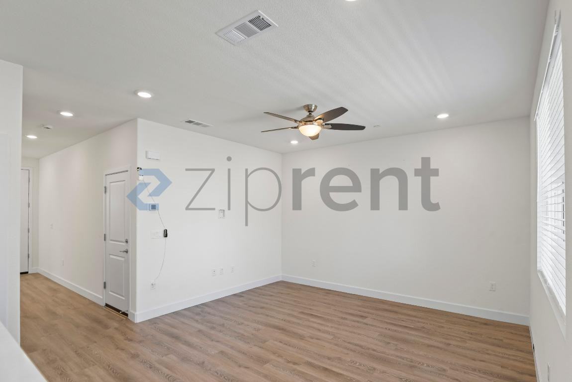 109 Tranquil Ln - Photo 7 of 32