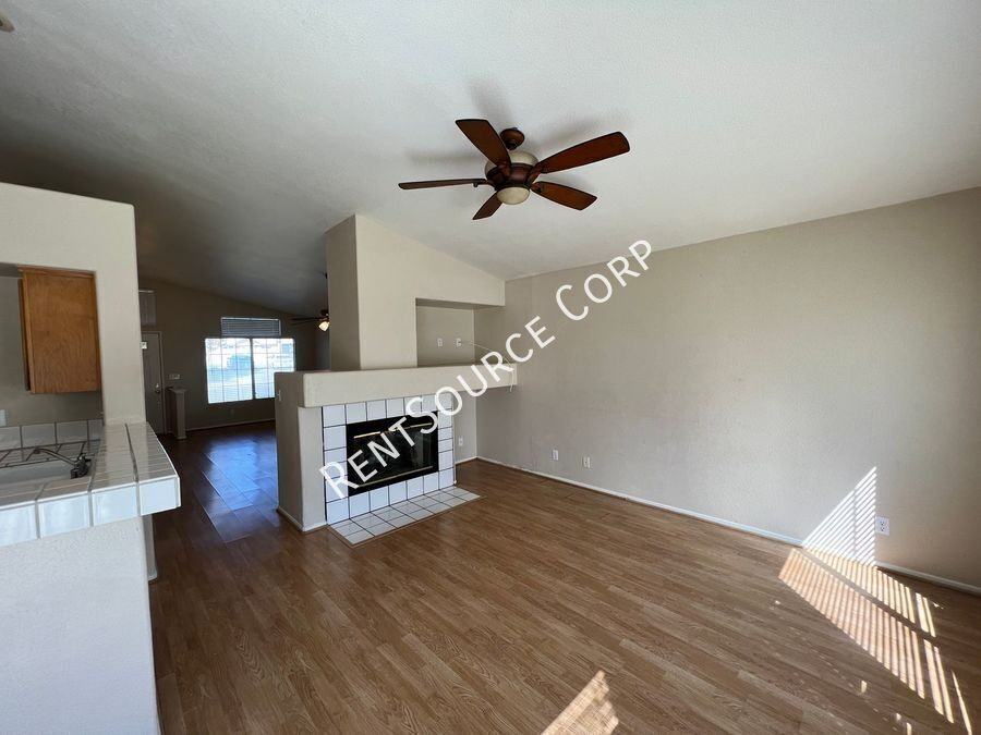 3424 Amber St - Photo 6 of 24