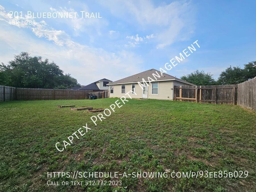 201 Bluebonnet Trl - Photo 6 of 33