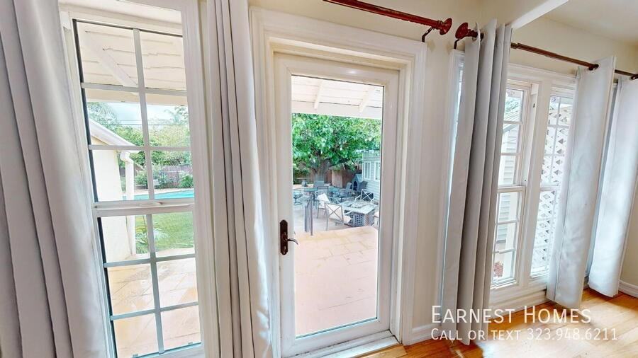 19022 Sylvan St - Photo 5 of 28