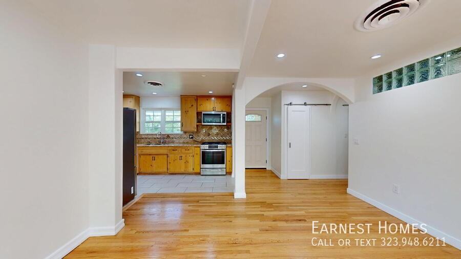 19022 Sylvan St - Photo 7 of 28