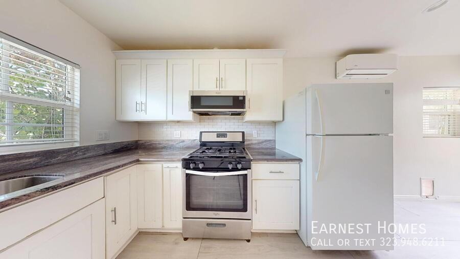 19020 Sylvan St - Photo 4 of 14