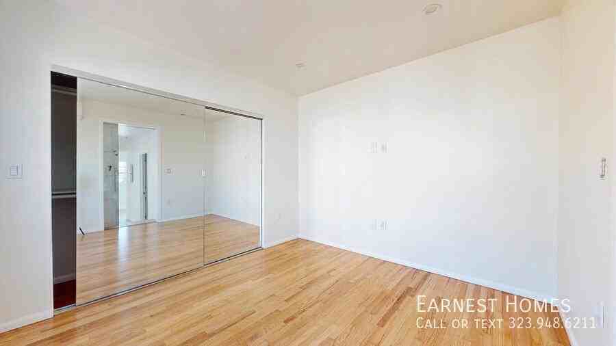 19020 Sylvan St - Photo 7 of 14